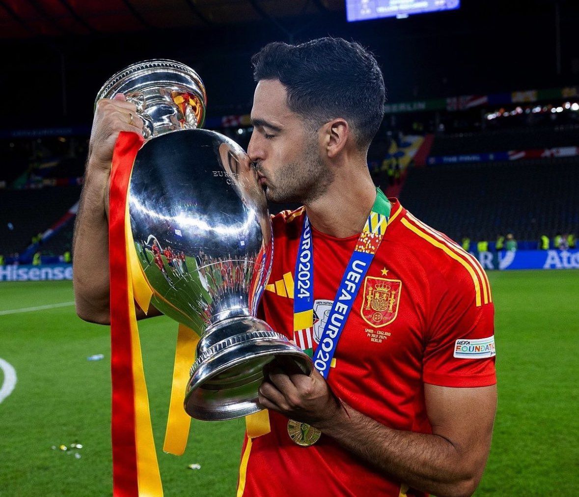 罗马诺：阿森纳关注卡拉菲奥转会 但尚未向梅里诺提出报价