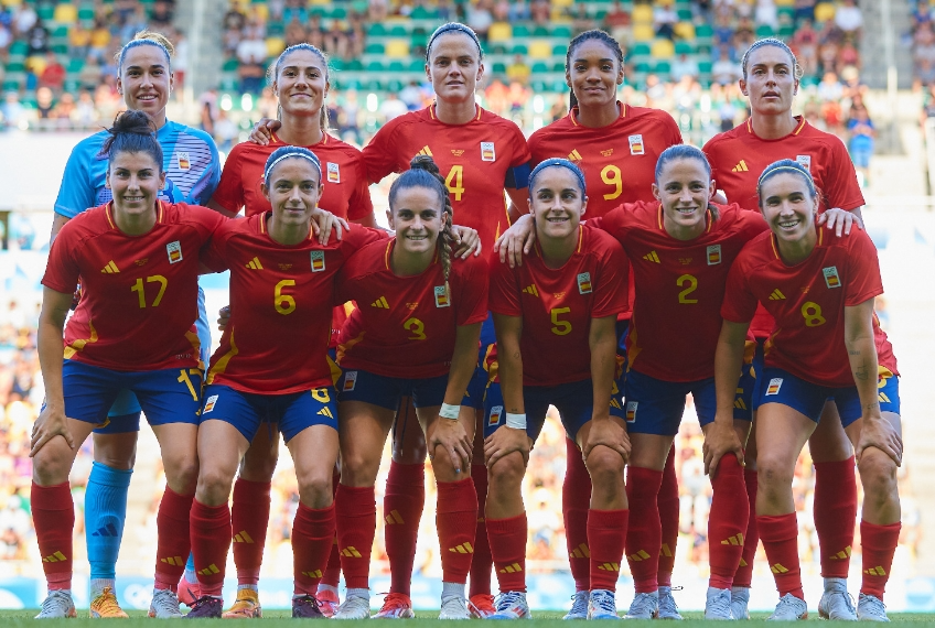 奥运会女足比赛报道：帕拉鲁埃洛进球被判无效 普特拉斯神奇进球 西班牙1-0尼日利亚