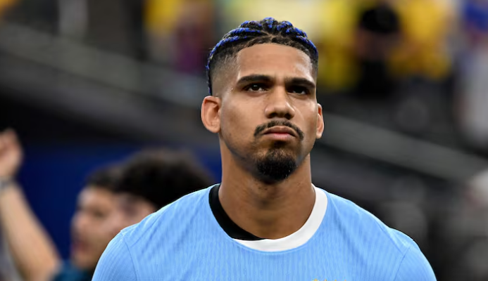 阿斯报:巴萨今夏不会注册阿劳霍 会等到明年一月再注册