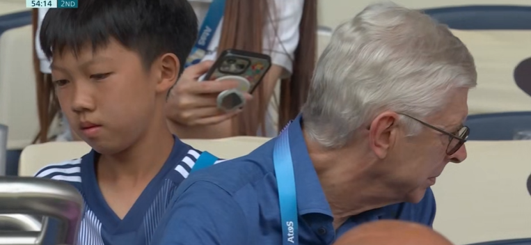 😎老熟人观战!前枪手主帅温格观众席观看摩洛哥vs美国