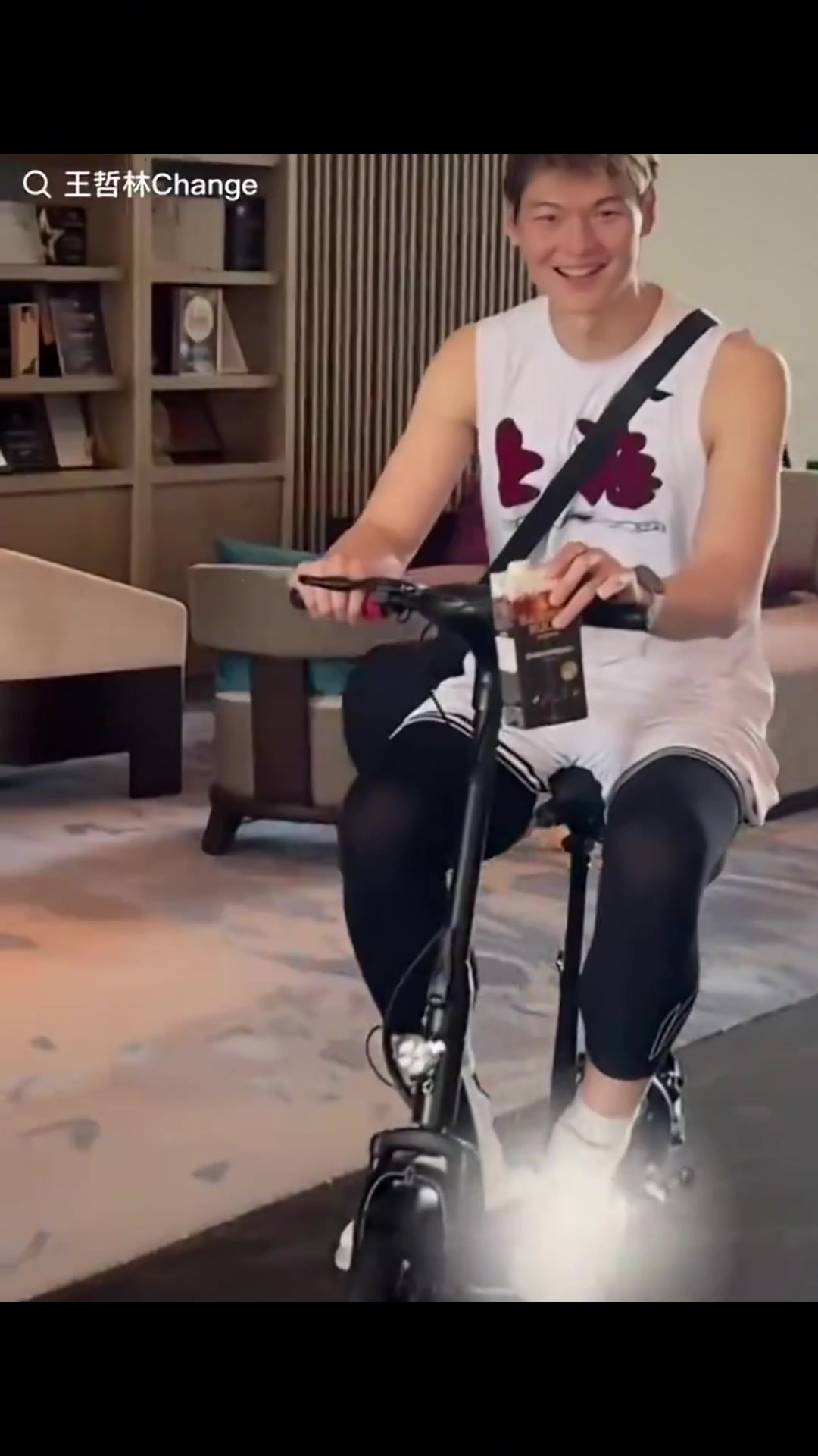 强度如何？王哲林晒训练：一天投篮300次