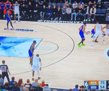 😛无视空位的戈贝尔！美媒：华子和兰德尔有多讨厌他啊😭