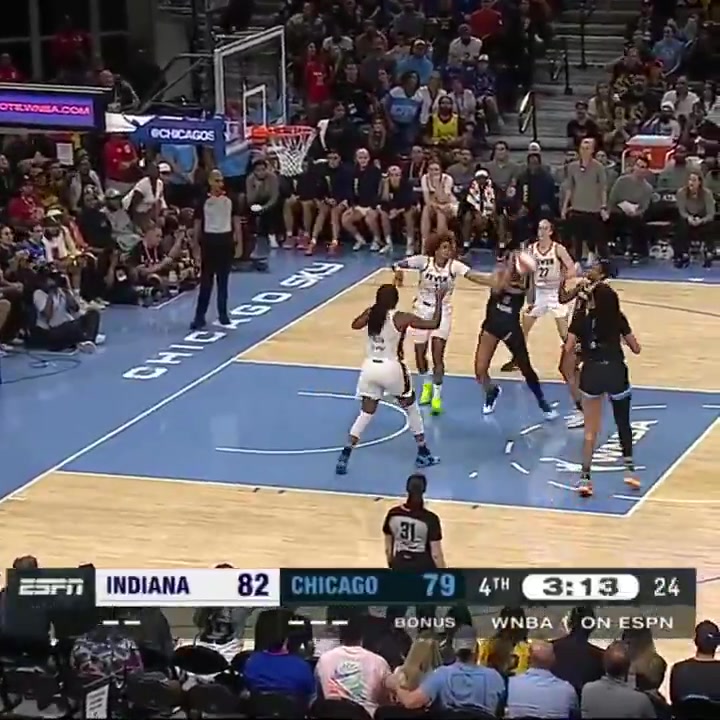 😅😅美媒调侃：如果埃迪有女篮球员里斯的技术就是姚明了